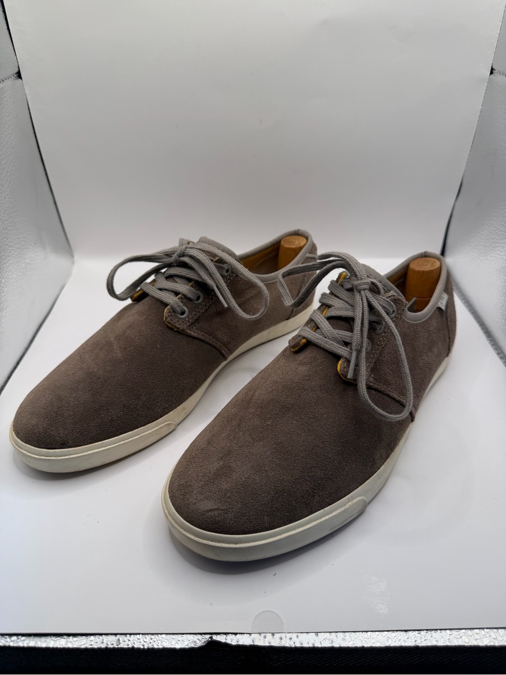 Clarks Men’s Suede Lace Up Casual Sneakers Gray Taupe Size 8M